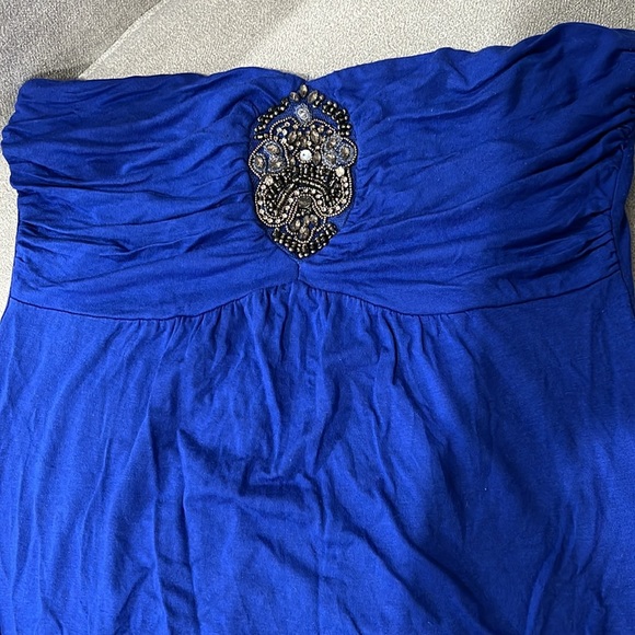 Top - Picture 2 of 2